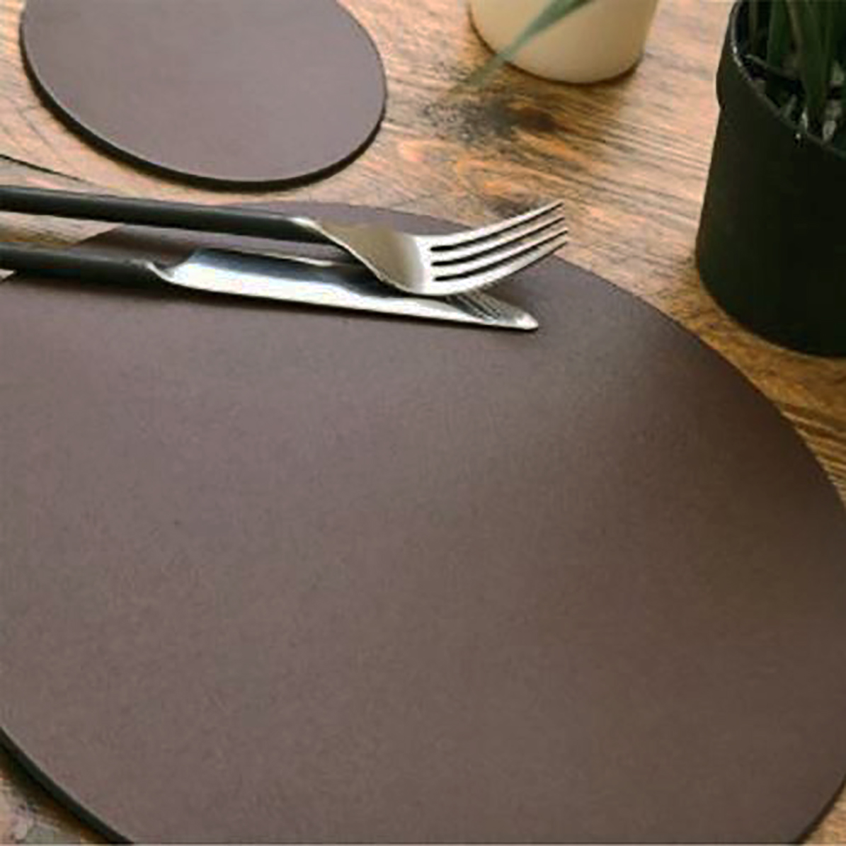 DOVE GREY ROUND PU PLACEMAT