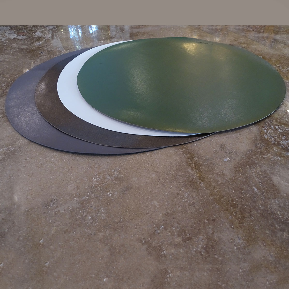 GREEN ROUND PU PLACEMAT 