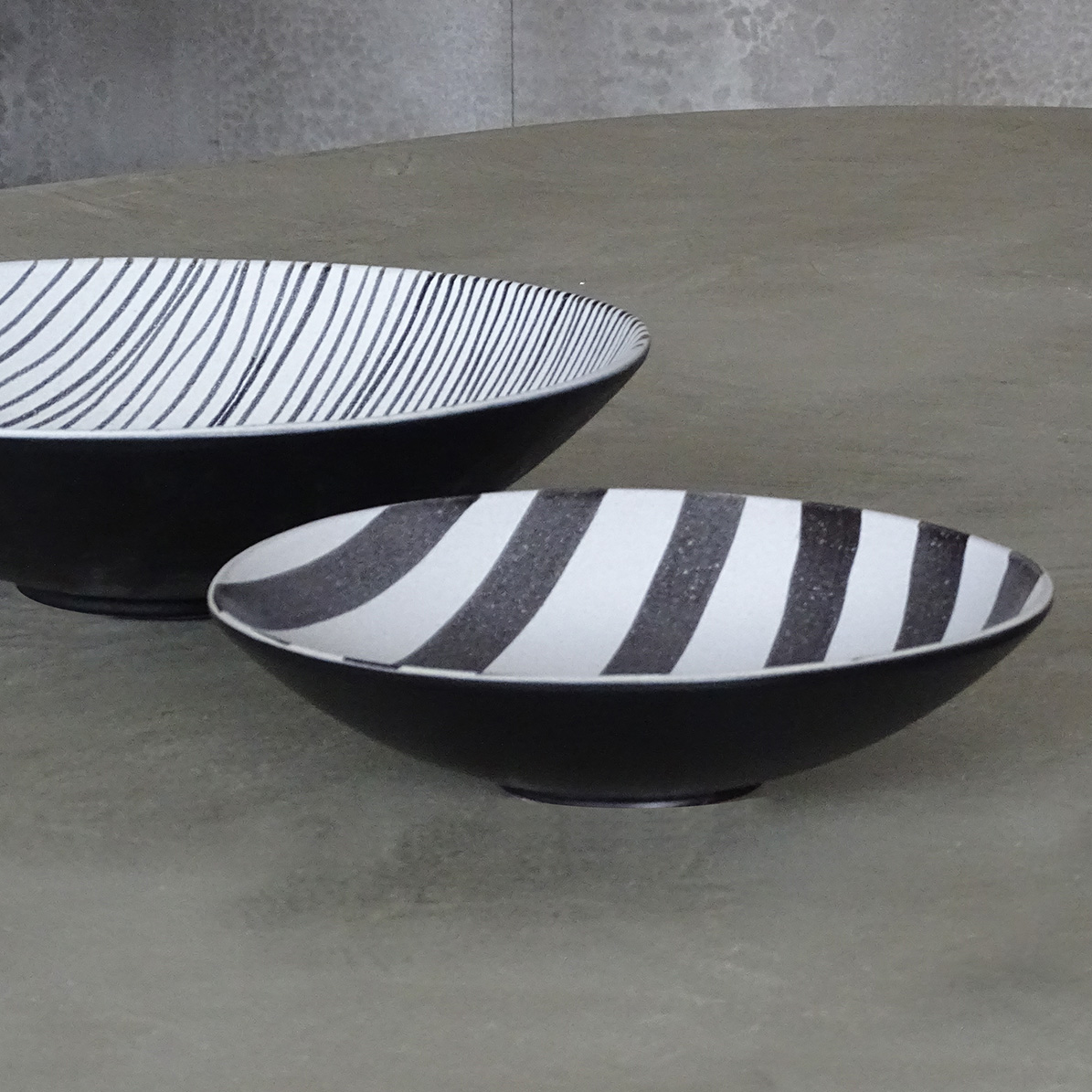 DARQUE SALAD BOWL WITH WIDE STRIPES