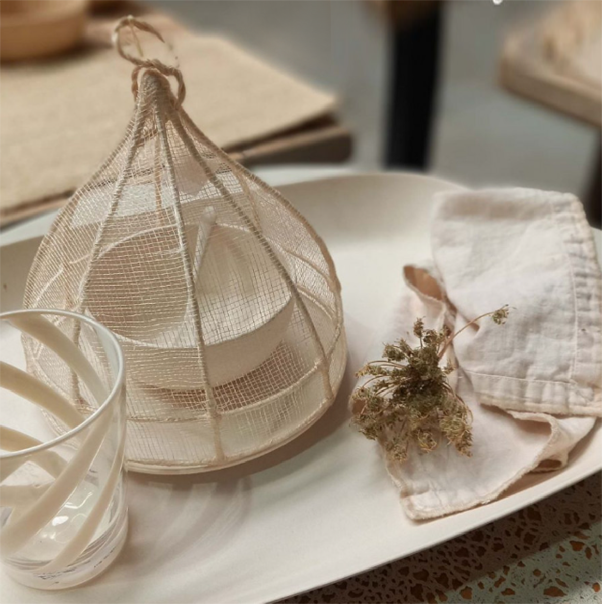Διακοσμητικά, Art De La Table ABACA ROUND S WHITE FOOD COVER | Mavriki & CO