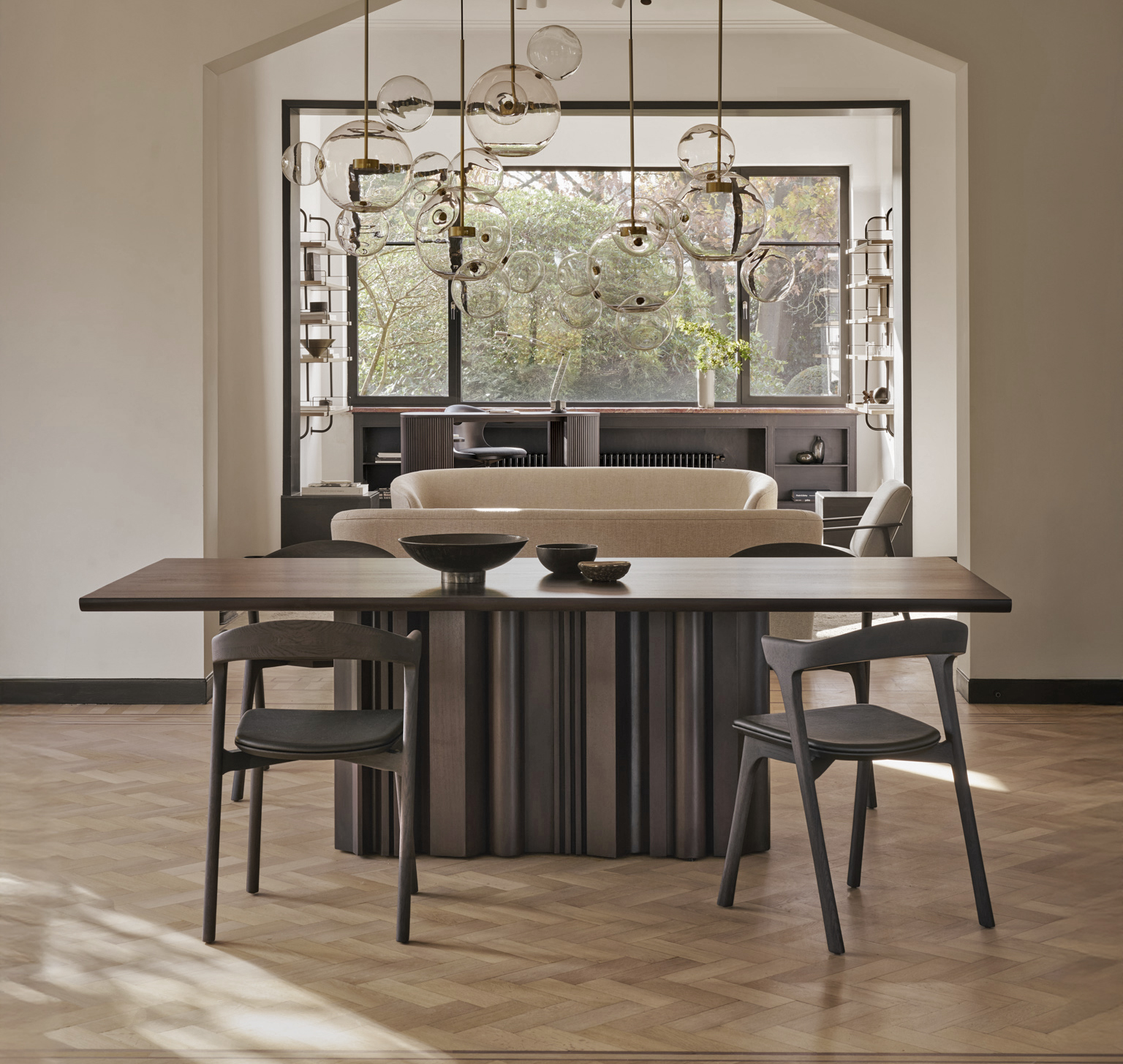 SEQUENCE DINING TABLE 1