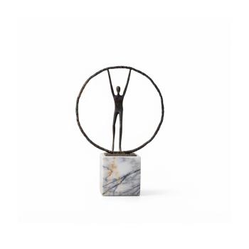 HOLDING THE CIRCLE 